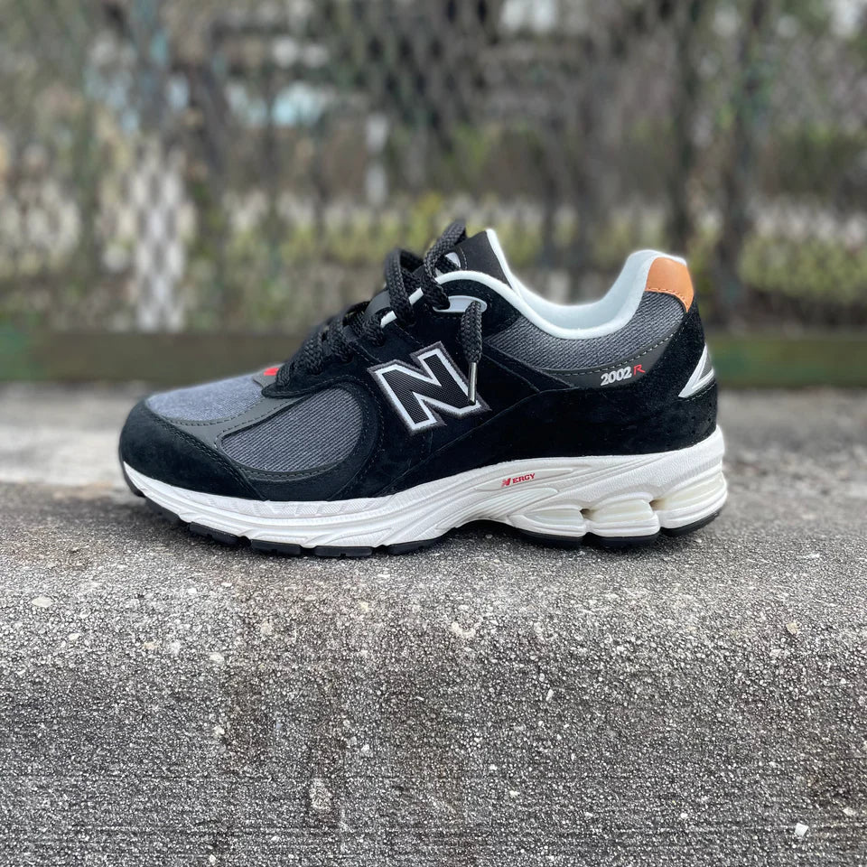 NEW BALANCE TRAINERS BLACK GREY WHEAT